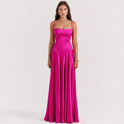 Jazmine - Elegantes, figurbetontes Maxikleid – Rot
