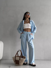 Damen Zweiteiliges Lounge-Set Oversize-Bluse mit Brusttasche und weiter Palazzo-Hose Nord Taschen – Hellblau