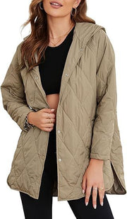 Damen gesteppte Kapuzenjacke mit Druckknopfleiste, seitlichen Schlitzen und mittlerer Länge Nord Taschen – Khaki