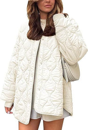 Damen Steppjacke im Oversize Design mit gewölbter Steppung und seitlichem Schlitz Nord Taschen – Apricot