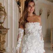 Elegantes, romantisches Brautkleid mit Blumenmuster – Transparenter Einsatz – Weiß