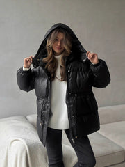 Damen Steppdaunenjacke mit tailliertem Kordelzug und Kapuze Nord Taschen – Schwarz