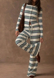 Damen Gestreiftes Strick-Lounge-Set mit tailliertem Knopfcardigan und weitem Palazzohose Nord Taschen – Cremeweiß