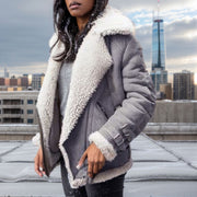 Damen Kurze Fliegerjacke mit Teddyfutter, weichem Lammfellkragen und Reißverschluss Nord Taschen – Grau