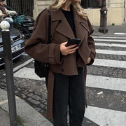 Damen Kurzschnitt Woll-Cabanjacke mit breitem Revers, Bindegürtel und Krempelärmeln Nord Taschen – Dunkelbraun