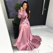 Damen Maxikleid aus fließendem Satin mit Stehkragen und Bindegürtel Nord Taschen – Rosa