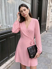 Damen Elegantes Wickel-Minikleid mit tiefem V-Ausschnitt und langen Ärmeln Nord Taschen – Rosa