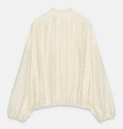 Damen Gestreifte Cropped Blousonjacke mit Stehkragen, Reißverschluss und Ballonärmeln Nord Taschen – Cremeweiß