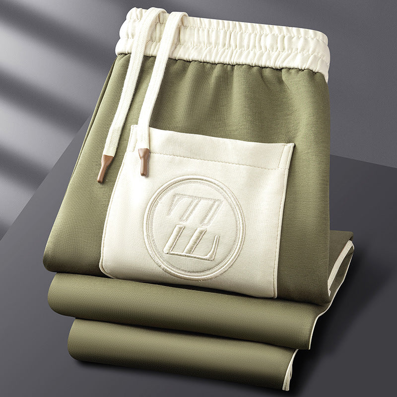 Lexter - Ein sportliches Set bestehend aus einem Trainingsanzug mit Reißverschluss