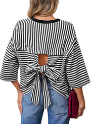 Damen Gestreiftes Oversize-Shirt mit Rückenausschnitt und Schleifenbindung Nord Taschen – Schwarz