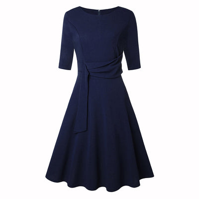Elegantes Swing-Kleid