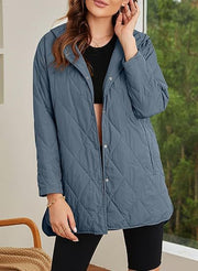 Damen gesteppte Kapuzenjacke mit Druckknopfleiste, seitlichen Schlitzen und mittlerer Länge Nord Taschen – Meeresblau