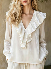 Damen Rüschige V-Ausschnitt-Bluse aus Chiffon mit Volantkragen und elastischen Manschetten Nord Taschen – Weiß