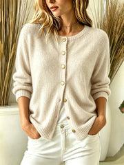 Damen Kuscheliger Strickcardigan mit Rundhalsausschnitt und goldenen Zierknöpfen Nord Taschen – Apricot
