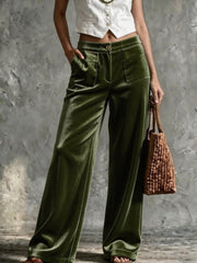 Damen Weite Samt-Palazzohose mit hoher Taille und aufgesetzten Taschen Nord Taschen – Armeegrün