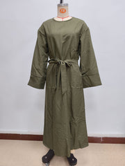 Damen Maxikleid aus Leinen-Mix mit Taillengürtel und weiten Manschellen Nord Taschen – Olivgrün