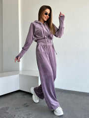 Damen Velours-Lounge-Set mit Cropped Kapuzenjacke und High-Waist weitem Bein Nord Taschen – Violett