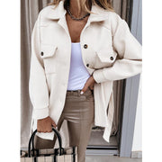 Damen Oversize-Hemdenjacke mit aufgesetzten Klappentaschen Nord Taschen – Weiß