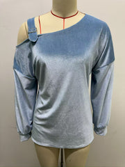 Damen Samt-Sweatshirt mit asymmetrischem Carmen-Ausschnitt und Zierschnalle Nord Taschen – Produktfoto