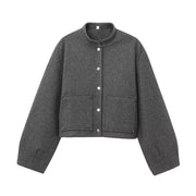 Damen Cropped Wollboxy‑Jacke mit kurzem Stehkragen und aufgesetzten Taschen Nord Taschen – Grau