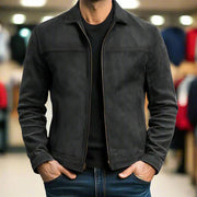 Herren Kurzblouson aus Wildleder mit Hemdkragen und seitlichen Eingrifftaschen Nord Taschen – Schwarz