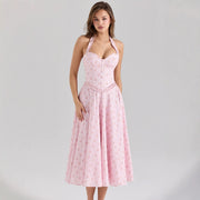 Elegantes, romantisches Brautkleid mit geschwungenem Ausschnitt und floralem Muster – Rosa