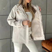Damen Wasserabweisender Kurzparka mit Kapuze, Tunnelzug und Druckknopf-Leiste Nord Taschen – Apricot