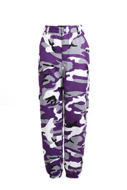Damen Cargo-Jogginghose mit Camouflage-Muster und elastischen Bündchen Nord Taschen – Violett