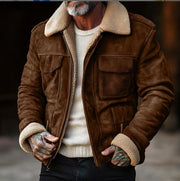 Herren Fliegerjacke aus Veloursleder mit Teddyfutter und aufgesetzten Pattentaschen Nord Taschen – Kaffeebraun