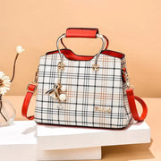 Praktische Damen-Schultertasche mit verstellbaren Trägern aus hochwertigem Kunstmaterial – Rot kariert