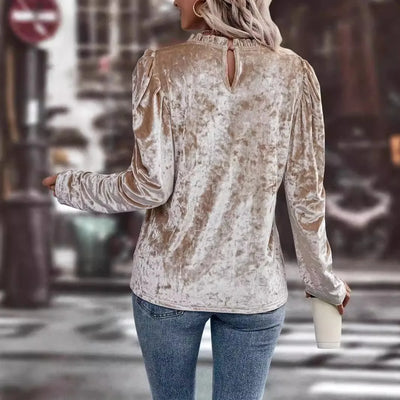 Langarm-Samtshirt | Zarter Glanz | Romantischer Stehkragen