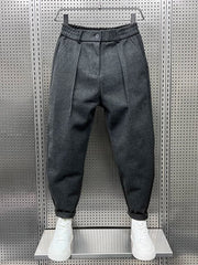Dunkelgraue Herrenhose Mit Bundfalten – Elegante Maßgeschneiderte Bürohose – Grau