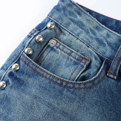 Hilda Weitbein-Jeanshose mit Perlenverzierung