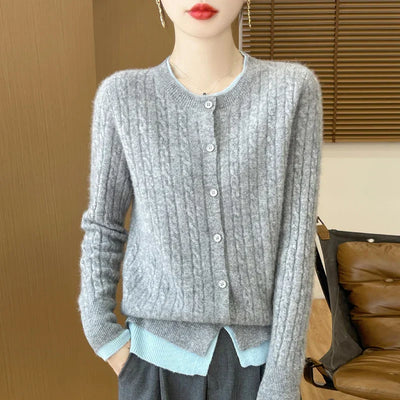 Strickjacke mit Zopfmuster | Klassischer Chic & Knopfverschluss