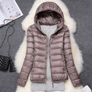 Ultraleichte Daunenjacke Avellé – Khaki Kapuze