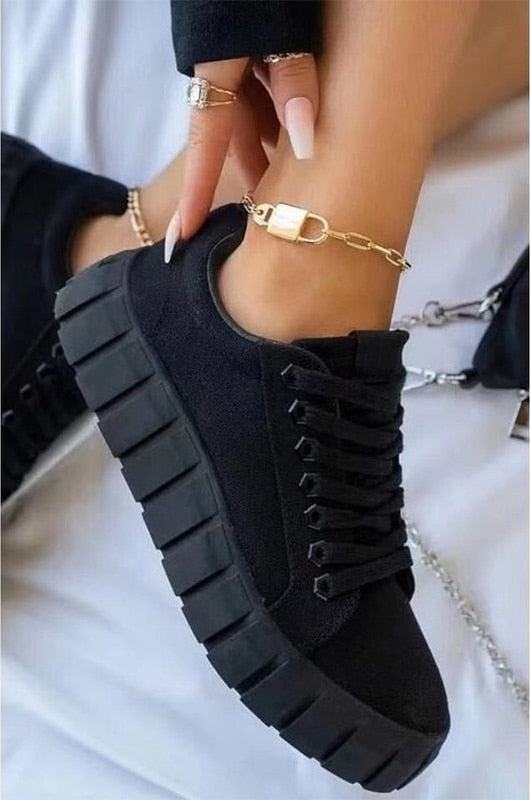 Schnür-Low-Cut-Sneaker mit dicker Sohle für Damen