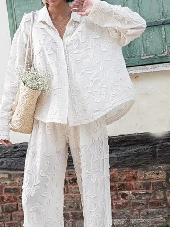 Zweiteiliges Set mit Stickerei | Oversized Bluse & Weite Hose | Luftig und Elegant