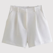 Mirelle - Maßgeschneiderte hochtaillierte Bundfalten-Shorts – Weiß