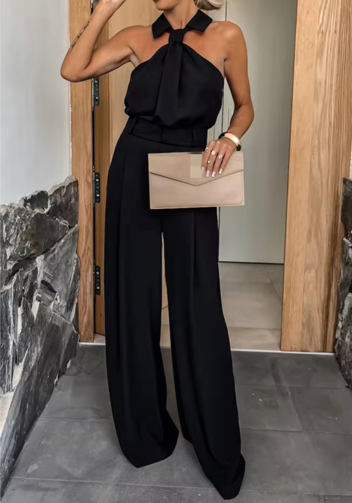 Jumpsuit mit Neckholder | Weite Hose | Elegant & Modern