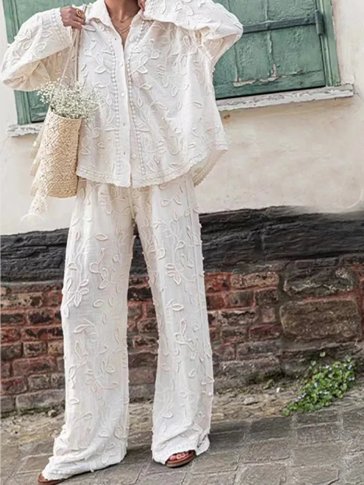Zweiteiliges Set mit Stickerei | Oversized Bluse & Weite Hose | Luftig und Elegant