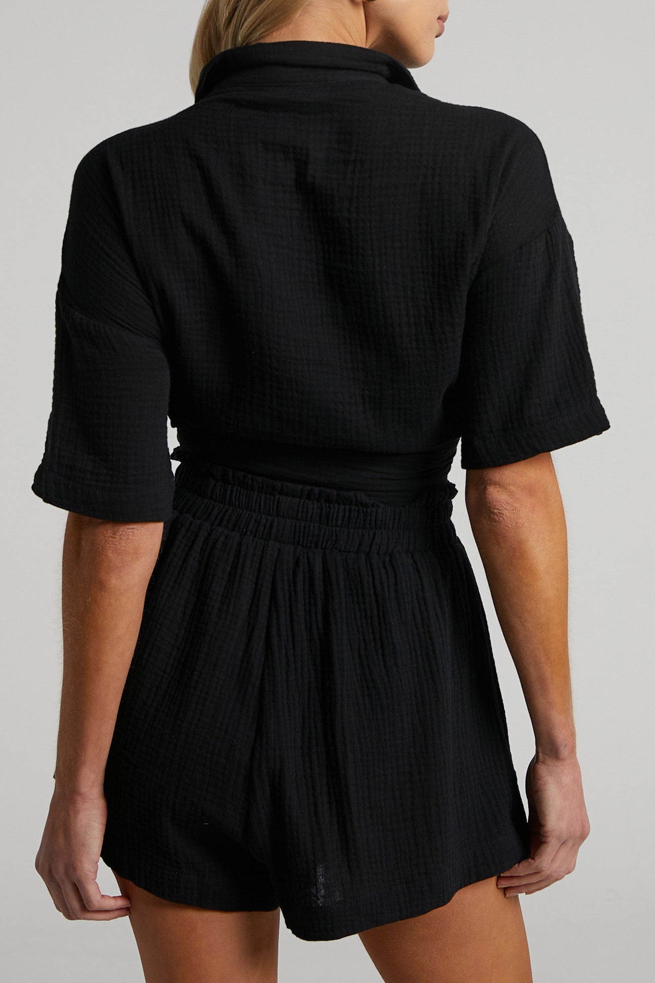 Zweiteiler mit Knoten-Detail | Kurzarm-Hemd & Shorts | Lässiger Stil