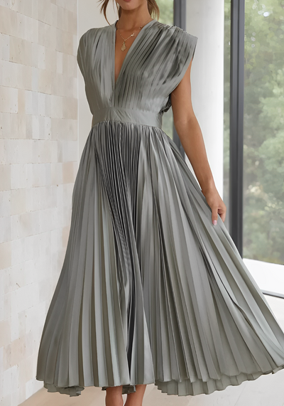 Isolde - Elegantes plissiertes Maxikleid