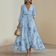 Lena | Damen Maxikleid elegant modern plissiert – Blau