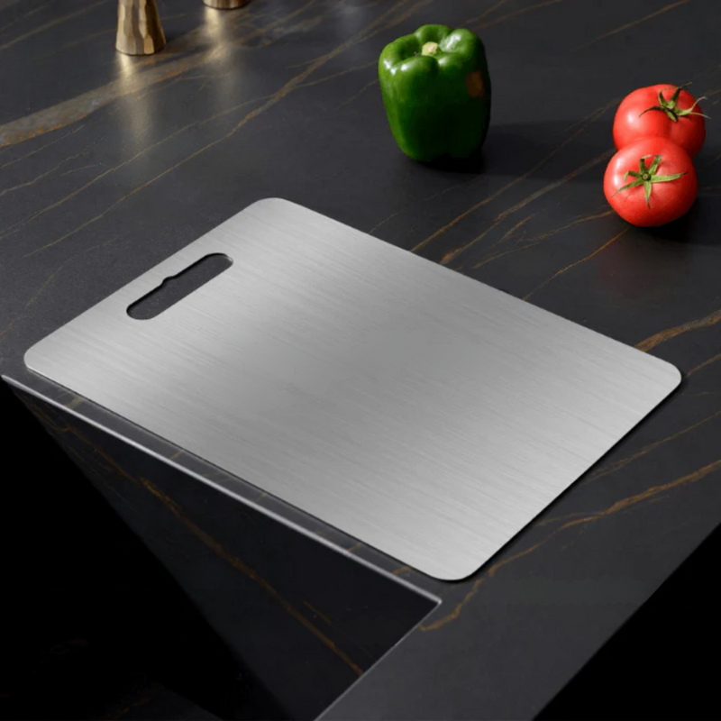 Titan-Schneidebrett mit antibakterieller Oberfläche – kratzfest, hygienisch für die Küche