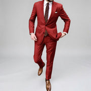 Zweiteiliger Herrenanzug – Blazer und Hose, klassisch-formeller, maßgeschneiderter Stil – Rot
