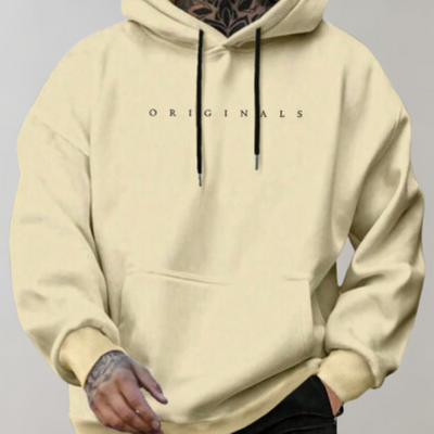 Übergroßer Hoodie im minimalistischen Stil
