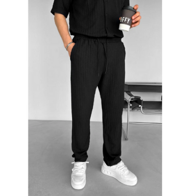 TIAMO | LOCKER SITZENDE STRUKTURIERTE HOSE