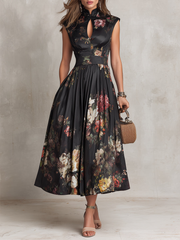 Patricia | Schwarzes Satin-Falten-Midikleid mit Blumenmuster – Schwarz