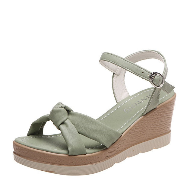 Keilabsatz-Sandalen mit Kreuzriemen für Damen