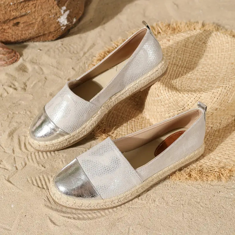 Espadrilles mit Glanzelement | Geflochtene Sohle | Sommerlicher Chic